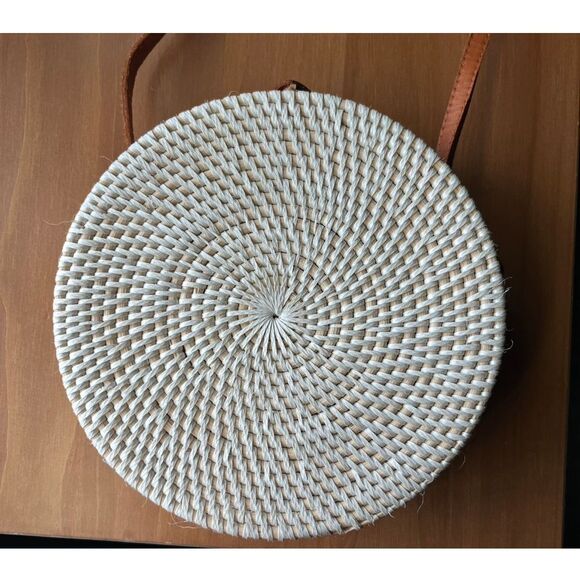 Hawaiian Painted Flamingo Floral Round Rattan Crossbody Purse/Bag - Picture 3 of 5